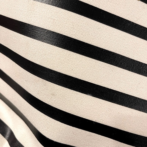 RARE KATE SPADE QUEEN BEE HALLIE TOTE! - Picture 4 of 12